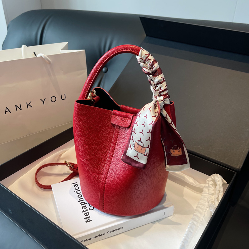 Luxury Bags On Sales - Kırmızı PU Kova Omuz ve Crossbody