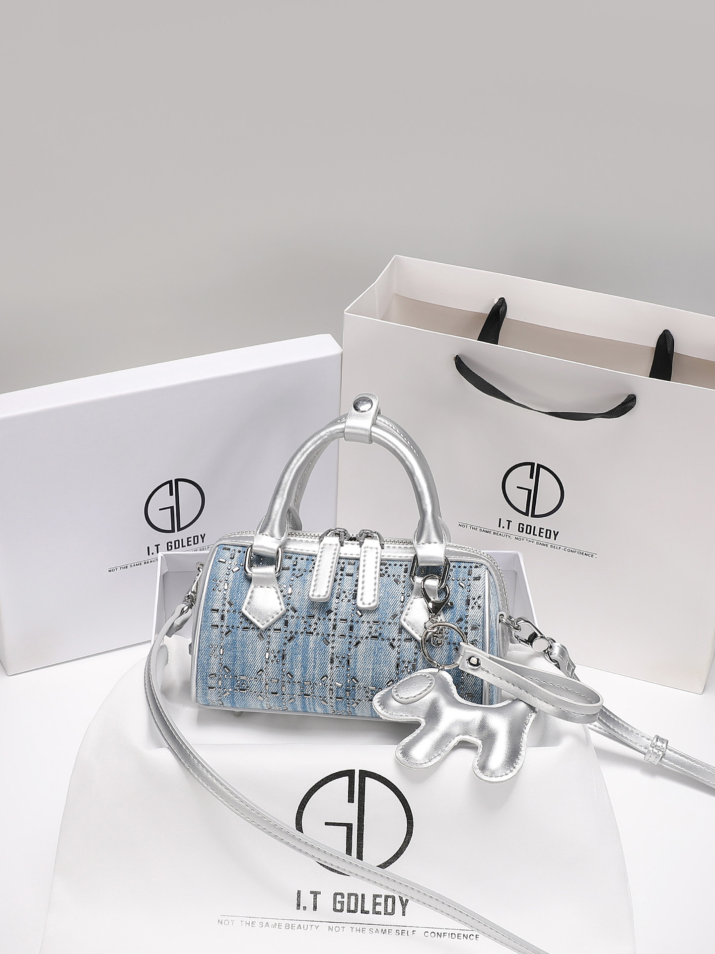 Luxury Bags Denim - Lüks ve Vintage El Çantası, Zarif