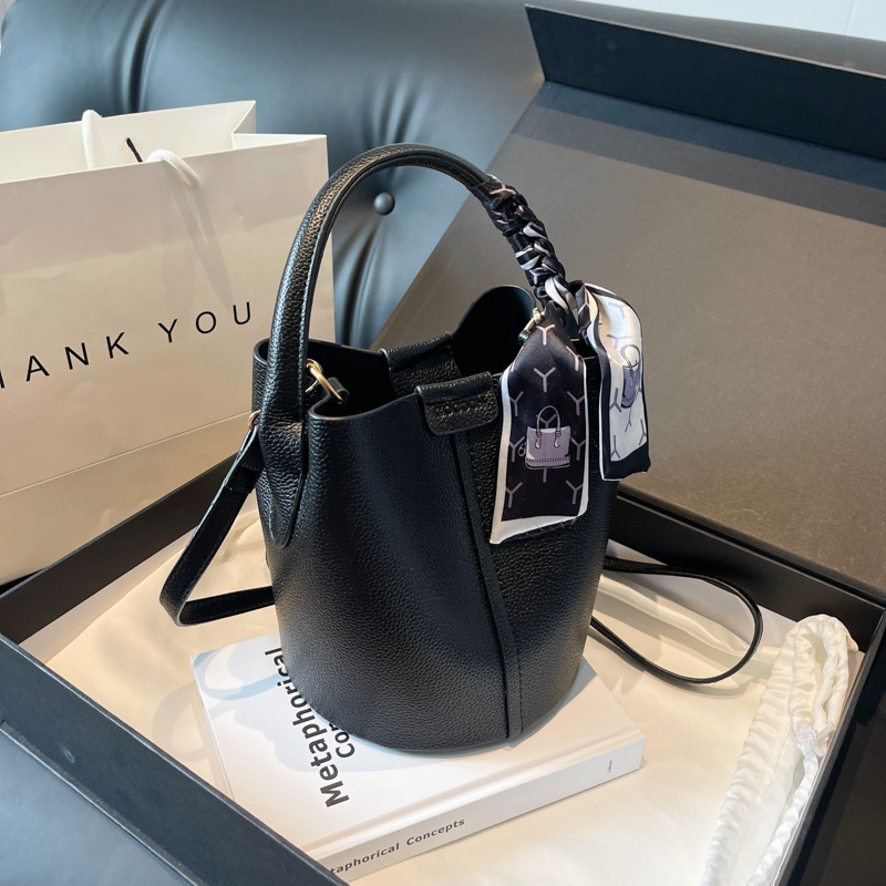 Kırmızı PU Kova Omuz ve Crossb - Luxury Bags On Sales incelemesi ve fiyatı