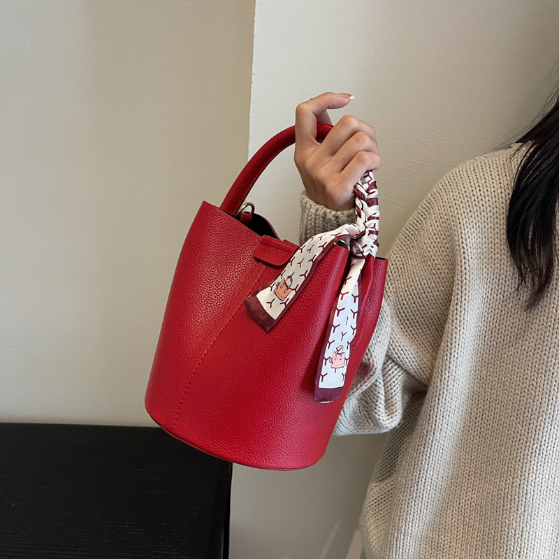 Kırmızı PU Kova Omuz ve Crossb - Luxury Bags On Sales incelemesi ve fiyatı