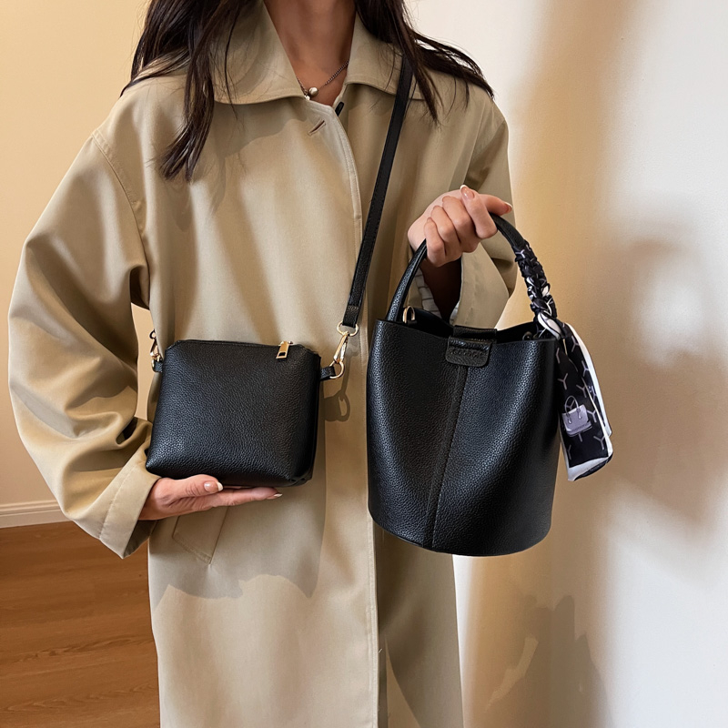 Kırmızı PU Kova Omuz ve Crossb - Luxury Bags On Sales incelemesi ve fiyatı