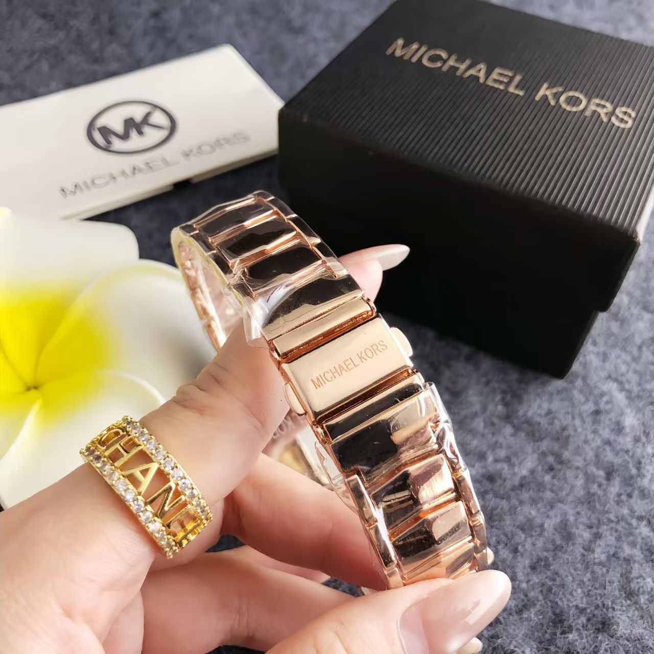 Michael Kors yeni şık ve zarif - Luxury Bags Michael Kors incelemesi ve fiyatı